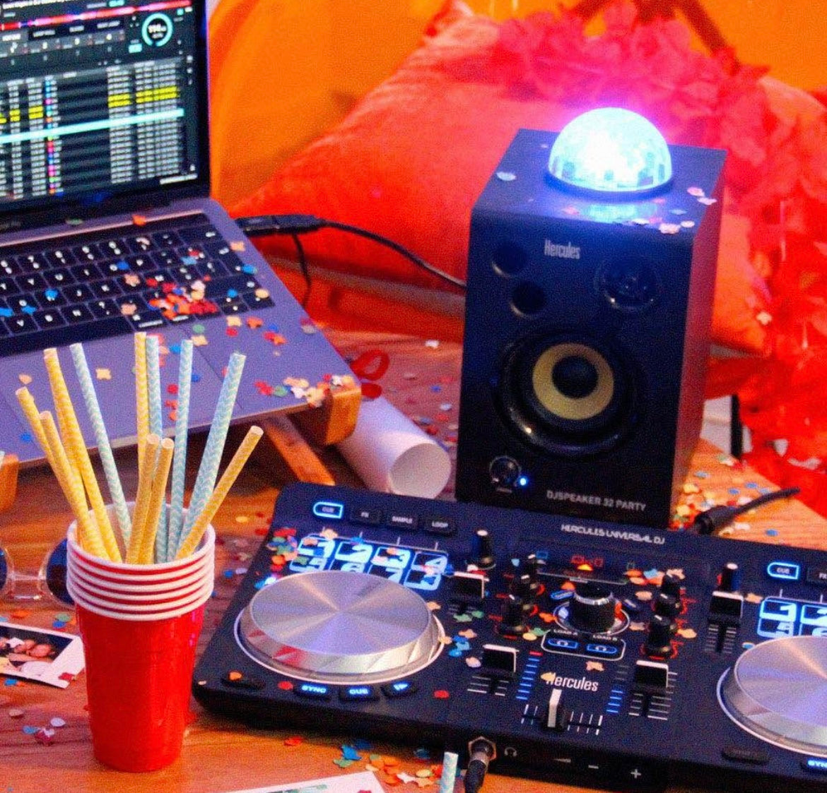 Hercules DJSpeaker 32 Party | 15-Watt RMS monitor speakers with tempo-synced light show